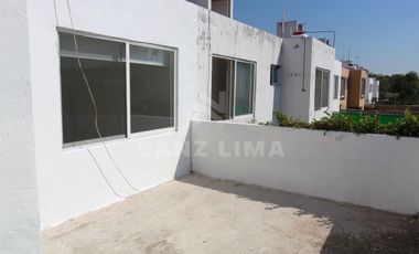 Residencial Santa Maria: Casa en venta con jardín, jacuzzi y terraza.