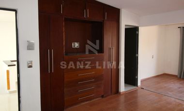 Residencial Santa Maria: Casa en venta con jardín, jacuzzi y terraza.
