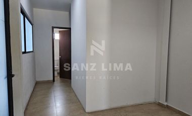 Celaya, Centro:  Amplio y moderno edificio para oficinas con estacionamiento.