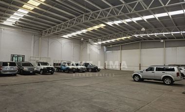 Celaya, Centro:  Amplio y moderno edificio para oficinas con estacionamiento.