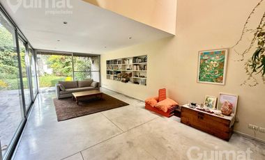 Imponente casa en el límite de Palermo y Villa Crespo — Julián Álvarez entre Córdoba y Lerma