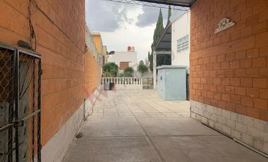 Inmueble comercial en venta, locales comercial, bodega y salón de eventos.