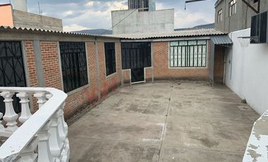 Inmueble comercial en venta, locales comercial, bodega y salón de eventos.