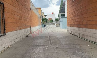 Inmueble comercial en venta, locales comercial, bodega y salón de eventos.
