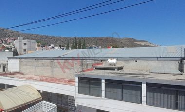 Inmueble comercial en venta, locales comercial, bodega y salón de eventos.