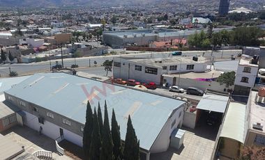 Inmueble comercial en venta, locales comercial, bodega y salón de eventos.