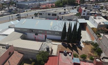 Inmueble comercial en venta, locales comercial, bodega y salón de eventos.