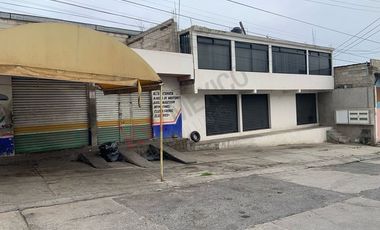 Inmueble comercial en venta, locales comercial, bodega y salón de eventos.