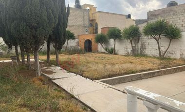 Inmueble comercial en venta, locales comercial, bodega y salón de eventos.