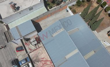Inmueble comercial en venta, locales comercial, bodega y salón de eventos.