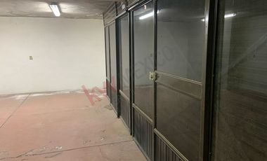 Inmueble comercial en venta, locales comercial, bodega y salón de eventos.