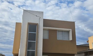 SE ARRIENDA HERMOSA CASA 3 DORMITORIOS Y 2 BAÑOS COQUIMBO
