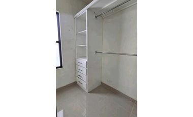 Casa moderna semi nueva en VENTA en Fracc. SANTA CLARA