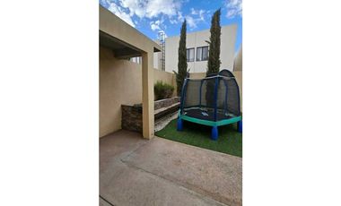 Casa moderna semi nueva en VENTA en Fracc. SANTA CLARA