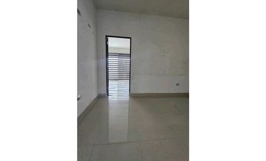 Casa moderna semi nueva en VENTA en Fracc. SANTA CLARA