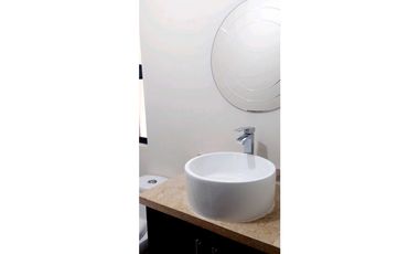 Casa moderna semi nueva en VENTA en Fracc. SANTA CLARA