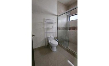 Casa moderna semi nueva en VENTA en Fracc. SANTA CLARA