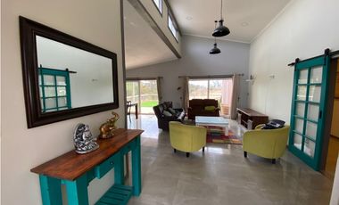 SE VENDE HERMOSA CASA EN CONDOMINIO