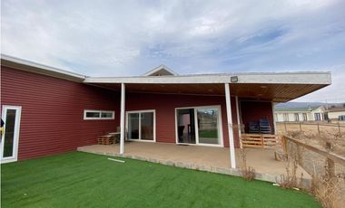 SE VENDE HERMOSA CASA EN CONDOMINIO