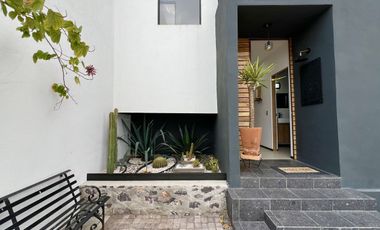 Casa Amueblada en Renta con Amplio Jardín