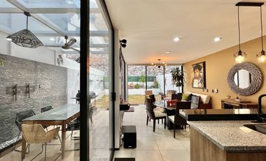Casa Amueblada en Renta con Amplio Jardín