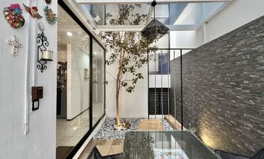 Casa Amueblada en Renta con Amplio Jardín