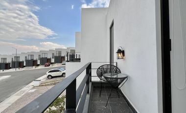 Casa Amueblada en Renta con Amplio Jardín