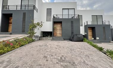 Casa Amueblada en Renta con Amplio Jardín