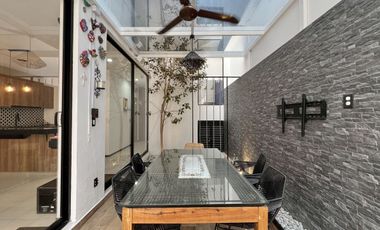 Casa Amueblada en Renta con Amplio Jardín