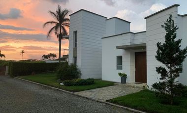 ALQUILER O VENTA CASA CAMPESTRE SECTOR CLUB CAMPESTRE