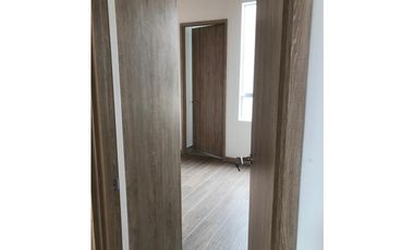 HERMOSA CASA ACABADOS DE LUJO PARA ESTRENAR EN LA CEJA