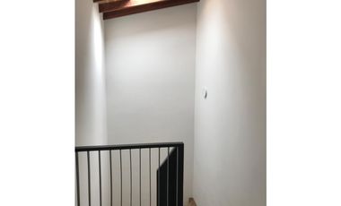 HERMOSA CASA ACABADOS DE LUJO PARA ESTRENAR EN LA CEJA