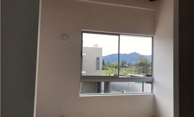 HERMOSA CASA ACABADOS DE LUJO PARA ESTRENAR EN LA CEJA