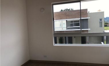 HERMOSA CASA ACABADOS DE LUJO PARA ESTRENAR EN LA CEJA