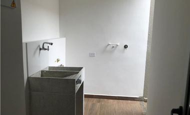 HERMOSA CASA ACABADOS DE LUJO PARA ESTRENAR EN LA CEJA