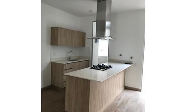 HERMOSA CASA ACABADOS DE LUJO PARA ESTRENAR EN LA CEJA