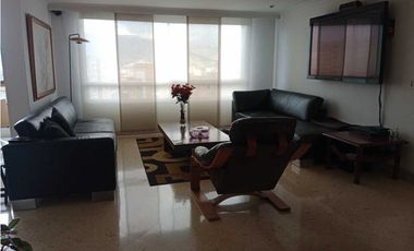 Se vende amplio Apto en San Lucas poblado