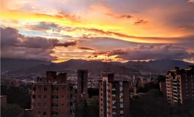 Se vende amplio Apto en San Lucas poblado