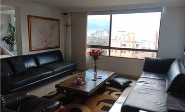 Se vende amplio Apto en San Lucas poblado
