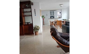 Se vende amplio Apto en San Lucas poblado