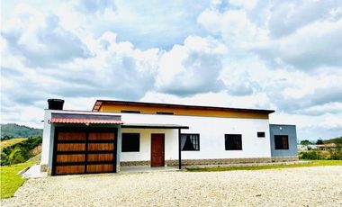 Vendo Casa Campestre con hermosa vista verde