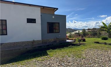 Vendo Casa Campestre con hermosa vista verde