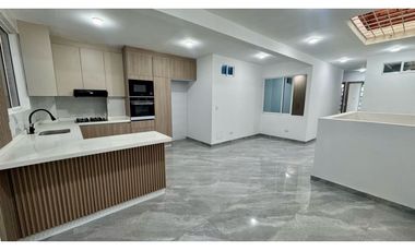 Casa con 4 apartamentos en Venta / Permuta - Barrio Colombia Palmira