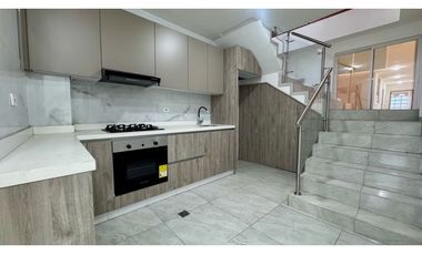 Casa con 4 apartamentos en Venta / Permuta - Barrio Colombia Palmira