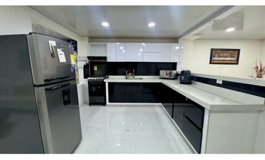 Casa con 4 apartamentos en Venta / Permuta - Barrio Colombia Palmira