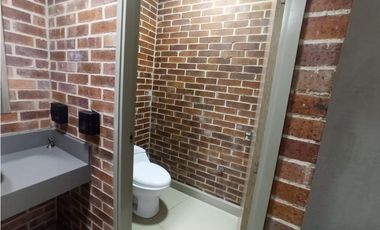 OFICINA EN ARRIENDO SECTOR CASTRPOL - POBLADO