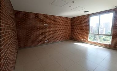 OFICINA EN ARRIENDO SECTOR CASTROPOL - POBLADO