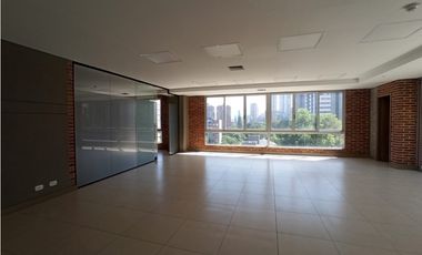 OFICINA EN ARRIENDO SECTOR CASTROPOL - POBLADO