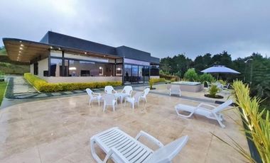 Casa Amoblada en Arriendo en Medellín Alto de Palmas