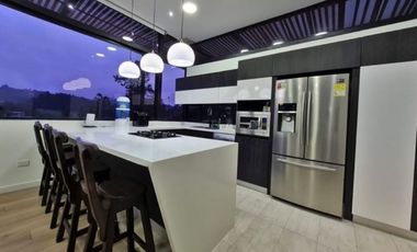 Casa Amoblada en Arriendo en Medellín Alto de Palmas